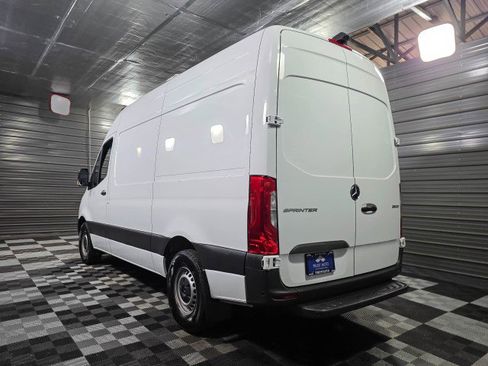 Used 2023 Mercedes-Benz Sprinter 2500 image 7