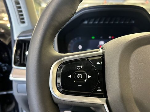 Certified 2025 Volvo XC90 B6 Plus image 13