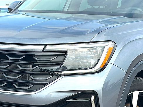 Used 2024 Volkswagen Atlas SEL Premium R-Line AWD/4WD image 4