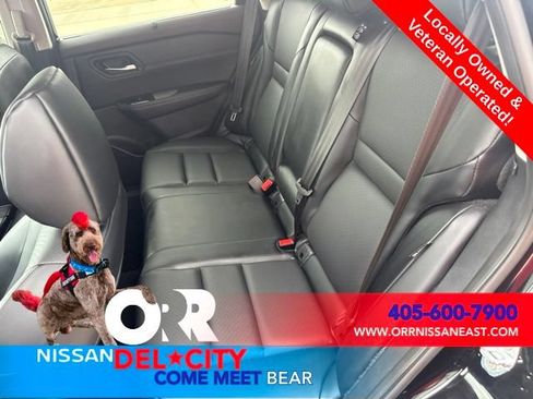 Used 2023 Nissan Rogue SV w/ SV Premium B Package FWD image 11