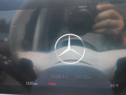 Used 2023 Mercedes-Benz EQE 500 4MATIC SUV image 11