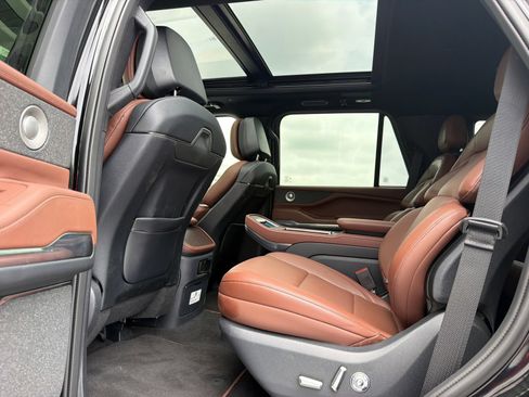 Certified 2026 Lincoln Navigator Reserve AWD/4WD image 21