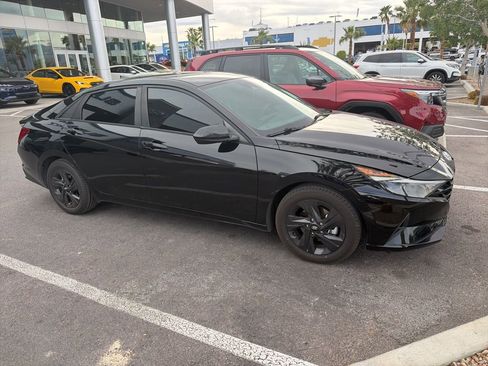Used 2022 Hyundai Elantra Blue image 30