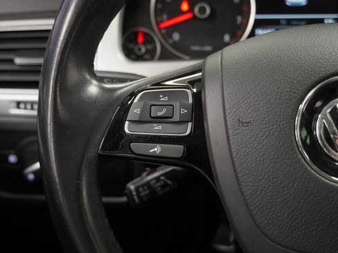 Used 2016 Volkswagen Touareg VR6 image 37