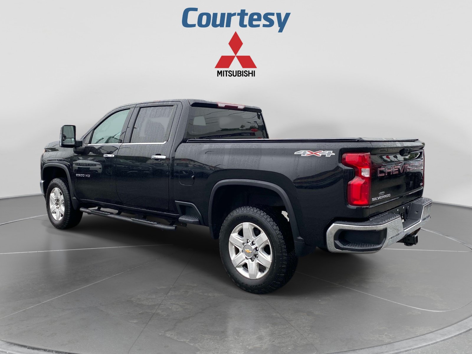 Used 2022 Chevrolet Silverado 2500 LTZ w/ Snow Plow Prep/Camper Package AWD/4WD image 3
