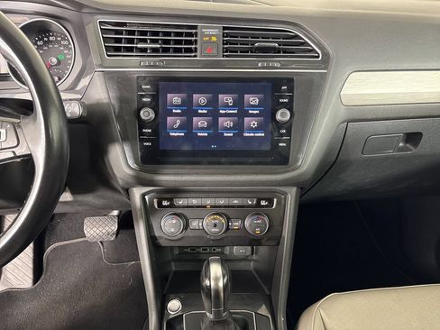 Used 2019 Volkswagen Tiguan SE w/ Panoramic Sunroof Package FWD image 29