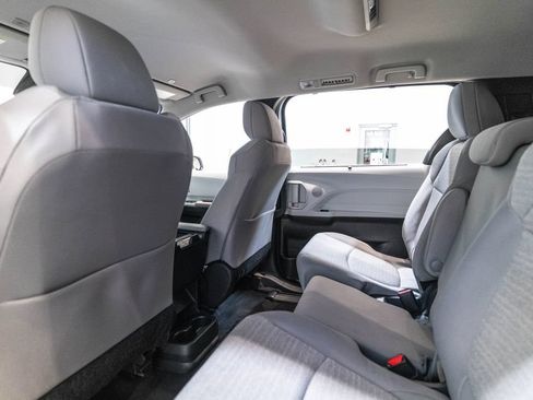 Certified 2025 Toyota Sienna LE FWD image 14