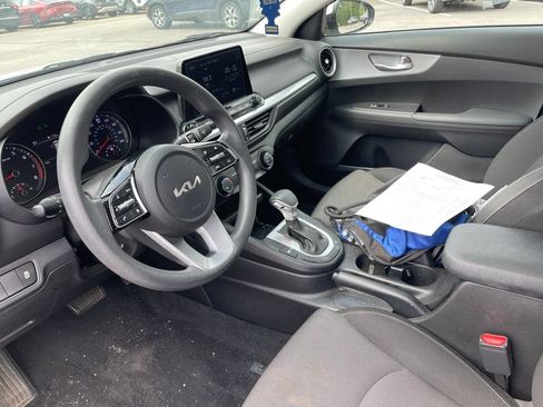 Used 2023 Kia Forte LXS FWD image 6