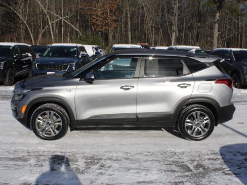 Certified 2023 Kia Seltos LX image 5