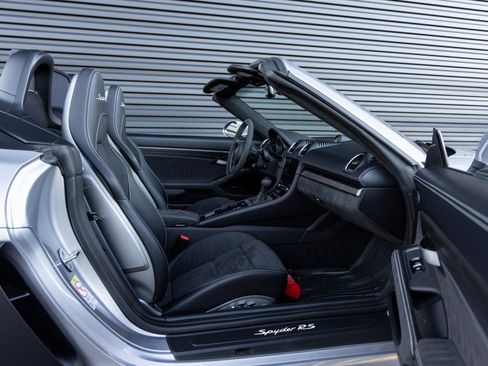 Used 2025 Porsche 718 Boxster Spyder RS image 28