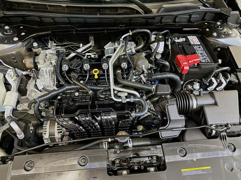 Used 2024 Nissan Altima 2.5 SR image 33