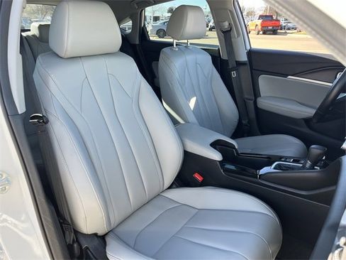 Certified 2025 Acura Integra Base image 30