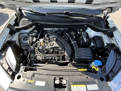 Used 2022 Volkswagen Taos SE w/ Panoramic Sunroof Package image 14