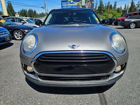 Used 2017 MINI Cooper Clubman FWD image 2