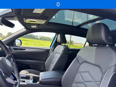 Used 2025 Volkswagen Atlas Cross Sport SE w/ Panoramic Sunroof Package AWD/4WD image 5