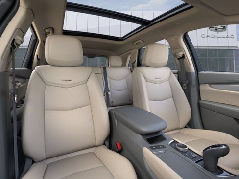 New 2026 Cadillac XT5 Premium Luxury w/ Driver Assist Package AWD/4WD image 16