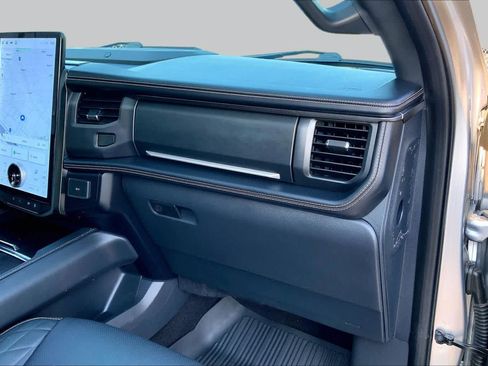 Used 2023 Ford Expedition Max Platinum AWD/4WD image 19