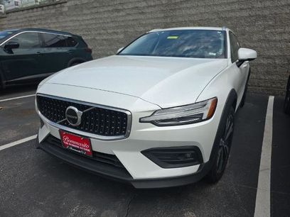 Used 2025 Volvo V60 B5 Cross Country Plus