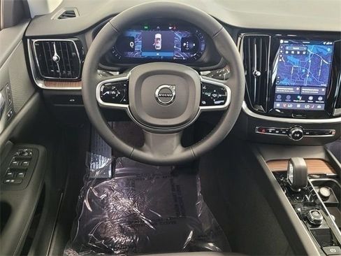Certified 2026 Volvo V60 B5 Cross Country Plus w/ Protection Package Premier AWD/4WD image 7