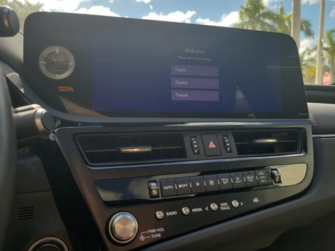 Used 2023 Lexus ES 350 w/ Premium Package image 30