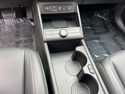 Used 2024 Hyundai Kona Limited FWD image 33