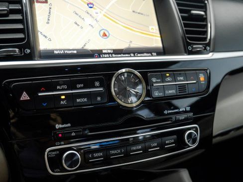Used 2015 Kia K900 Luxury RWD image 27