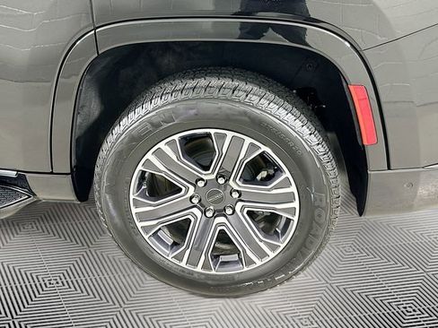 New 2025 Jeep Wagoneer 4WD w/ Convenience Group I image 17