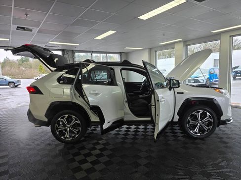 Used 2024 Toyota RAV4 XSE w/ Weather Package image 19
