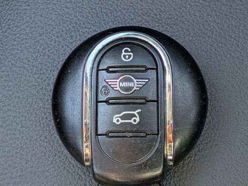 Used 2019 MINI Cooper S w/ Premium Package image 36