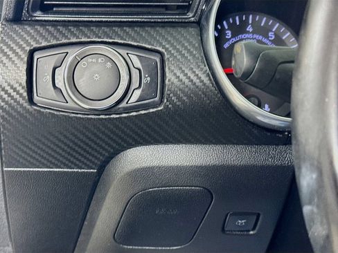 Used 2018 Ford Mustang Coupe RWD image 11