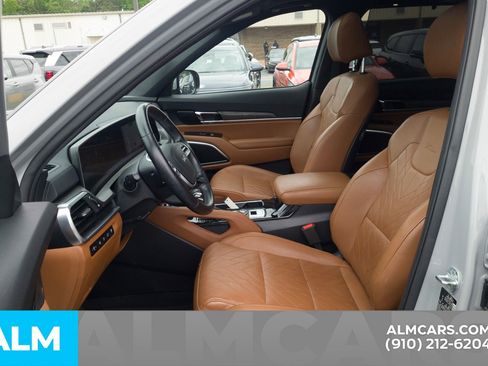 Used 2023 Kia Telluride SX X-Line AWD/4WD image 17