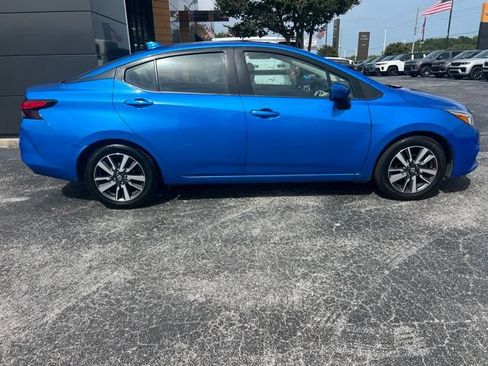 Used 2021 Nissan Versa SV FWD image 2