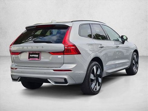 Used 2024 Volvo XC60 T8 Plus w/ Protection Package Premier AWD/4WD image 5