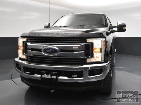 Used 2017 Ford F350 XLT w/ XLT Premium Package image 49