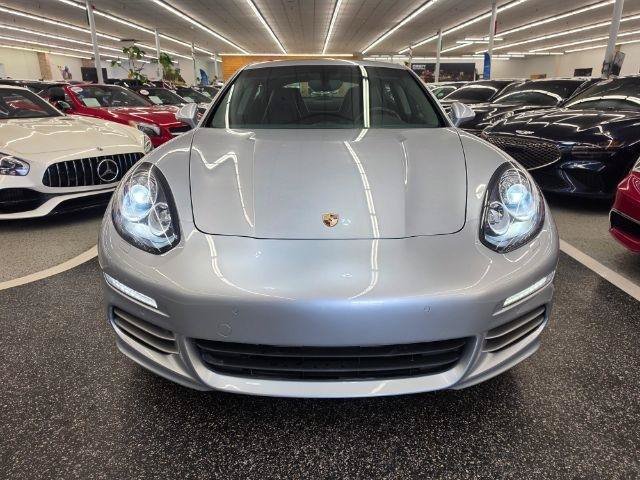 Used 2016 Porsche Panamera image 3