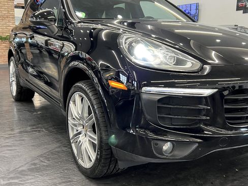 Used 2018 Porsche Cayenne Platinum Edition image 11