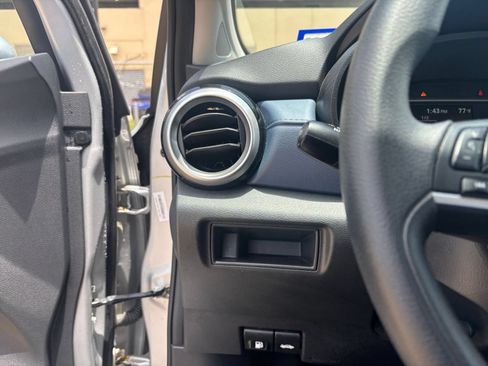 Used 2025 Nissan Versa SV FWD image 32