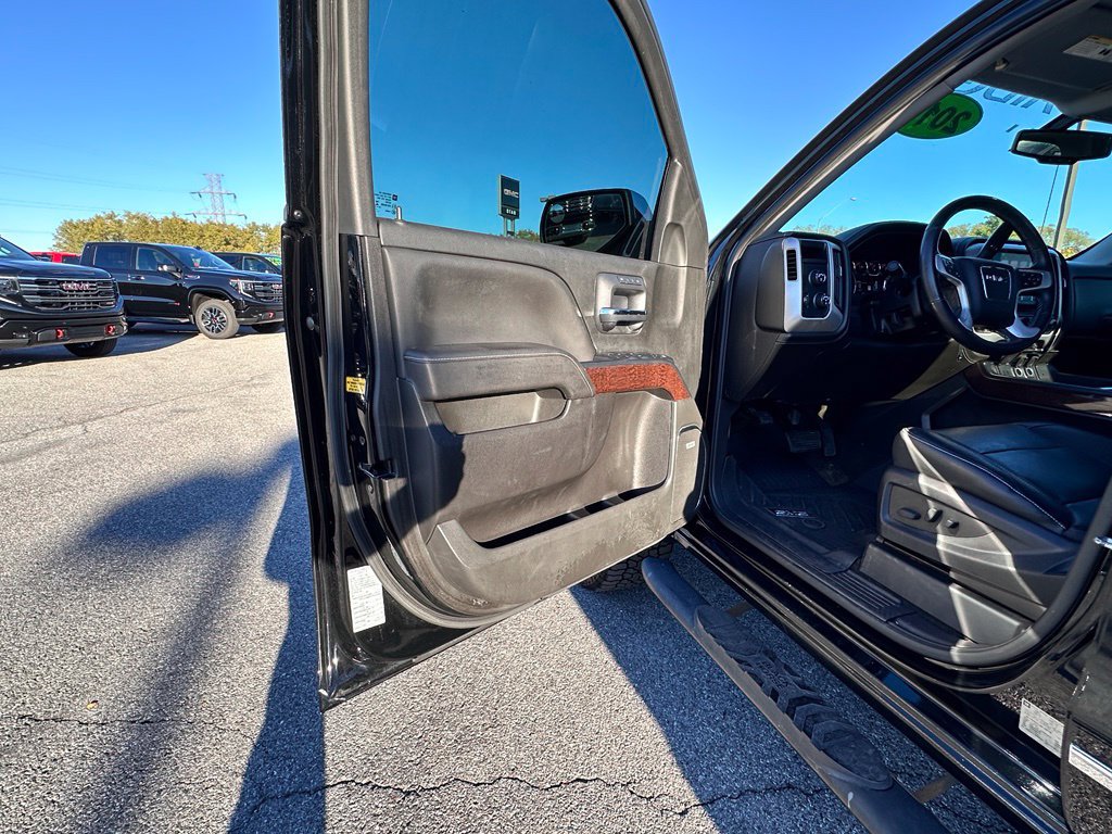 Used 2018 GMC Sierra 1500 SLT w/ SLT Preferred Package AWD/4WD image 22