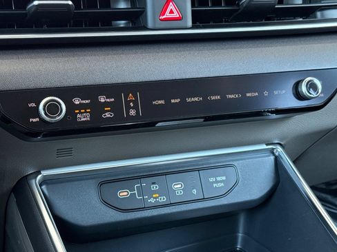 New 2026 Kia Carnival EX FWD image 21