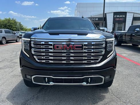 Used 2022 GMC Sierra 1500 Denali w/ Technology Package AWD/4WD image 8