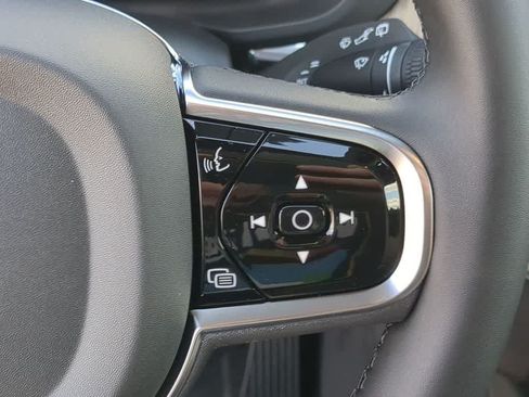New 2027 Volvo XC60 B5 Plus AWD/4WD image 23