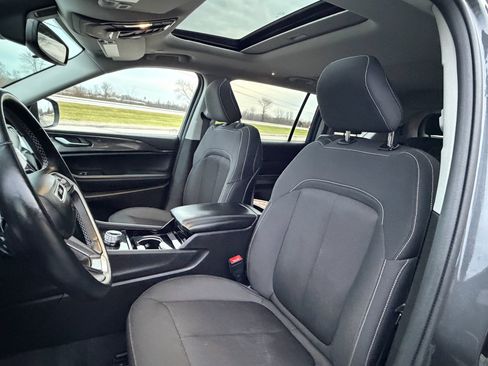 Used 2022 Jeep Grand Cherokee L Laredo w/ Luxury Tech Group I image 12