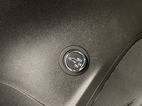 Used 2023 Buick Envision Essence AWD/4WD image 27