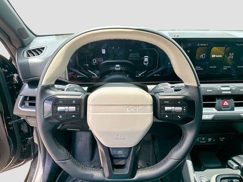Used 2025 Kia K4 GT-Line w/ GT-Line Premium Package FWD image 14