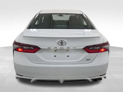 Used 2024 Toyota Camry SE FWD image 6