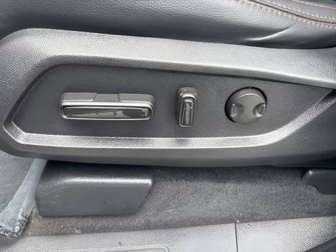 Used 2025 Honda Pilot TrailSport image 10