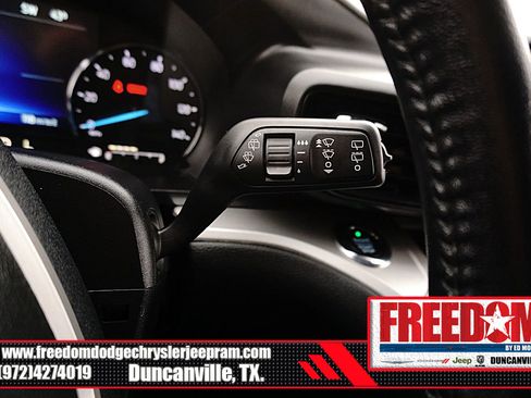 Used 2021 Ford Explorer XLT image 34