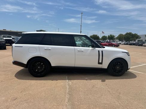 Used 2024 Land Rover Range Rover Long Wheelbase Autobiography AWD/4WD image 3