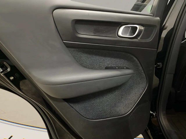 Used 2023 Volvo XC40 B4 Core w/ Convenience Package FWD image 61