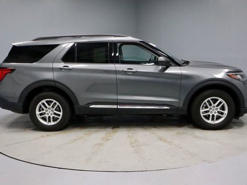 Certified 2025 Ford Explorer Active AWD/4WD image 12